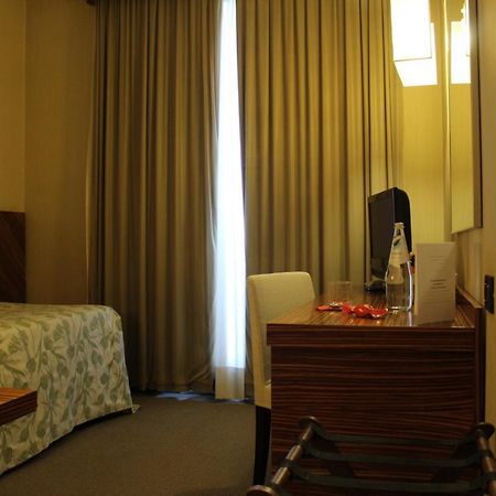 Mh Hotel Piacenza Fiera Buitenkant foto