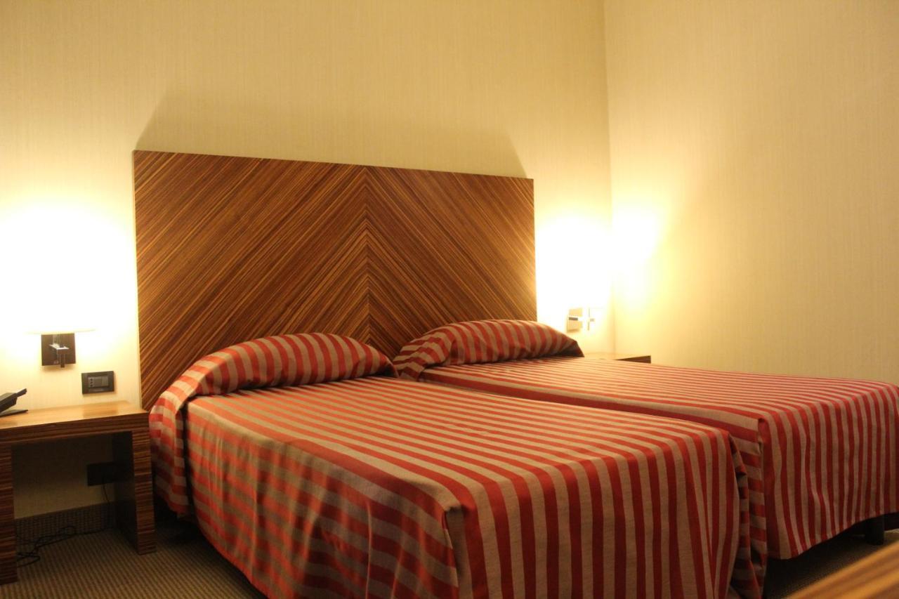 Mh Hotel Piacenza Fiera Buitenkant foto