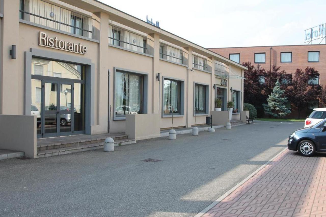 Mh Hotel Piacenza Fiera Buitenkant foto