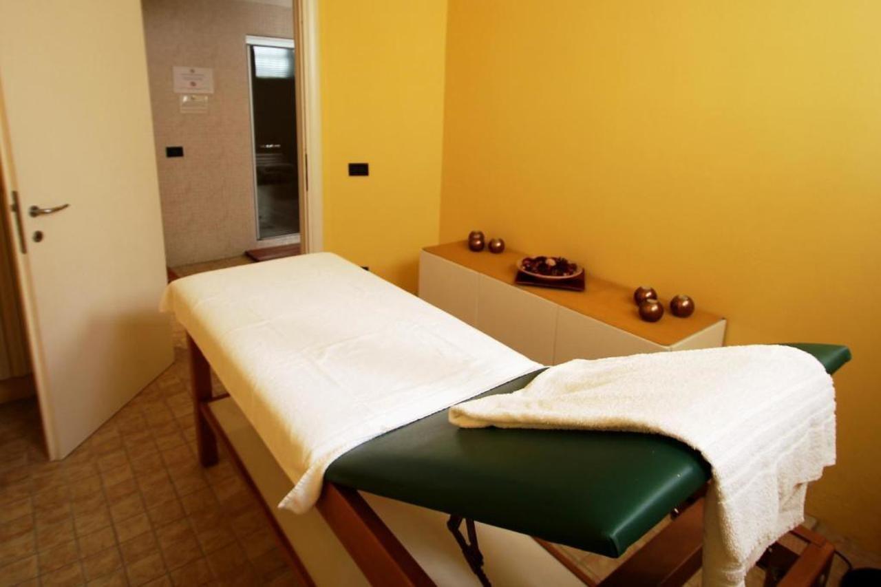 Mh Hotel Piacenza Fiera Buitenkant foto