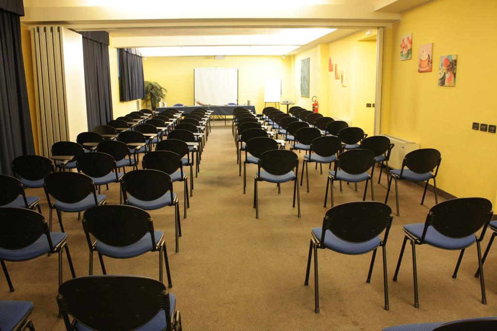 Mh Hotel Piacenza Fiera Buitenkant foto