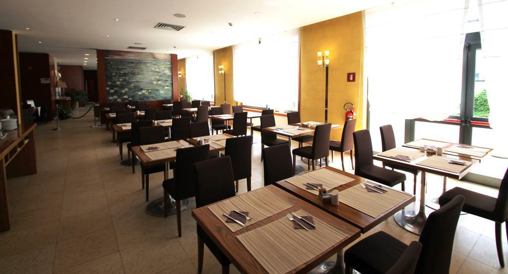 Mh Hotel Piacenza Fiera Buitenkant foto