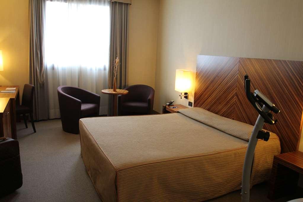 Mh Hotel Piacenza Fiera Kamer foto